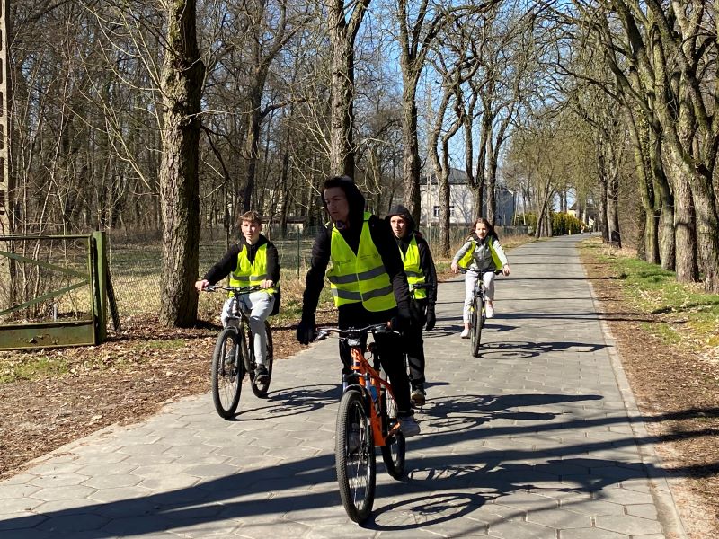 Jazda ścieżką rowerową