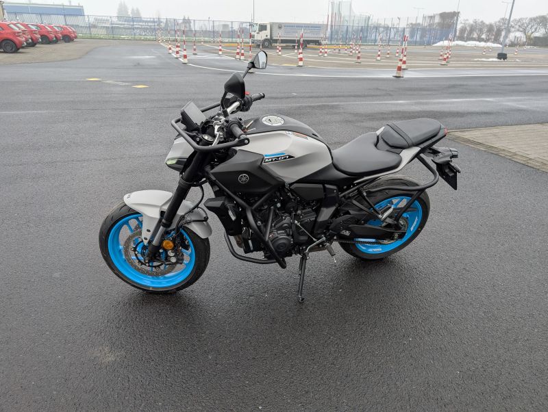 2 motocykle Yamaha MT-07 2025 (A)